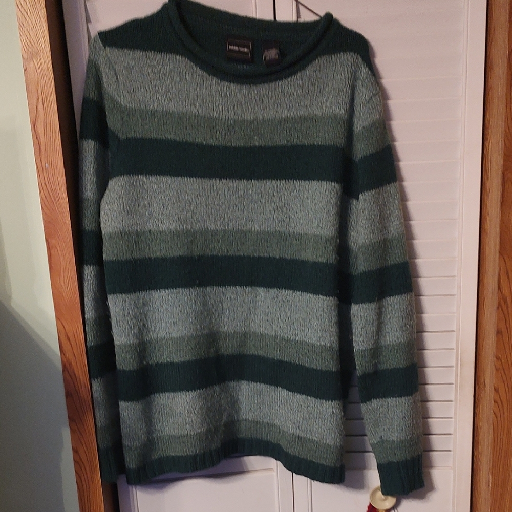 Bobbie Brooks Green Roll Neck Sweater with Classic Design